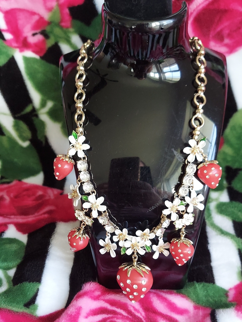 Nwt Betsey Johnson Gold-Tone Strawberry & White Flower W Rhinestone Necklace
